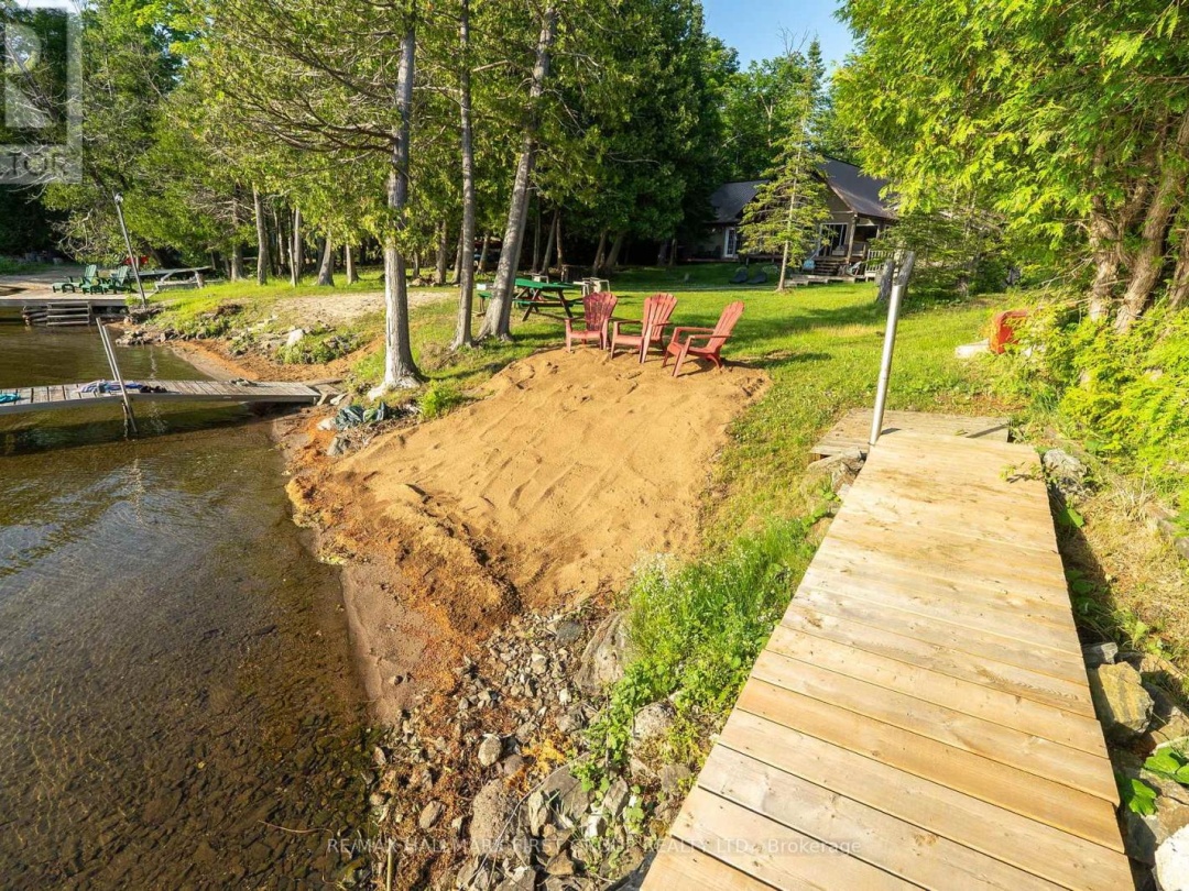 402 STEENBURG LAKE ROAD S, 