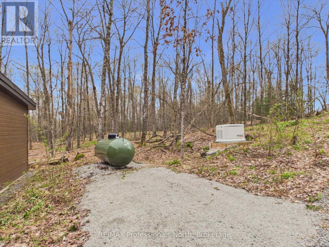 1011 OLD COTTAGE ROAD, Mckay Lake