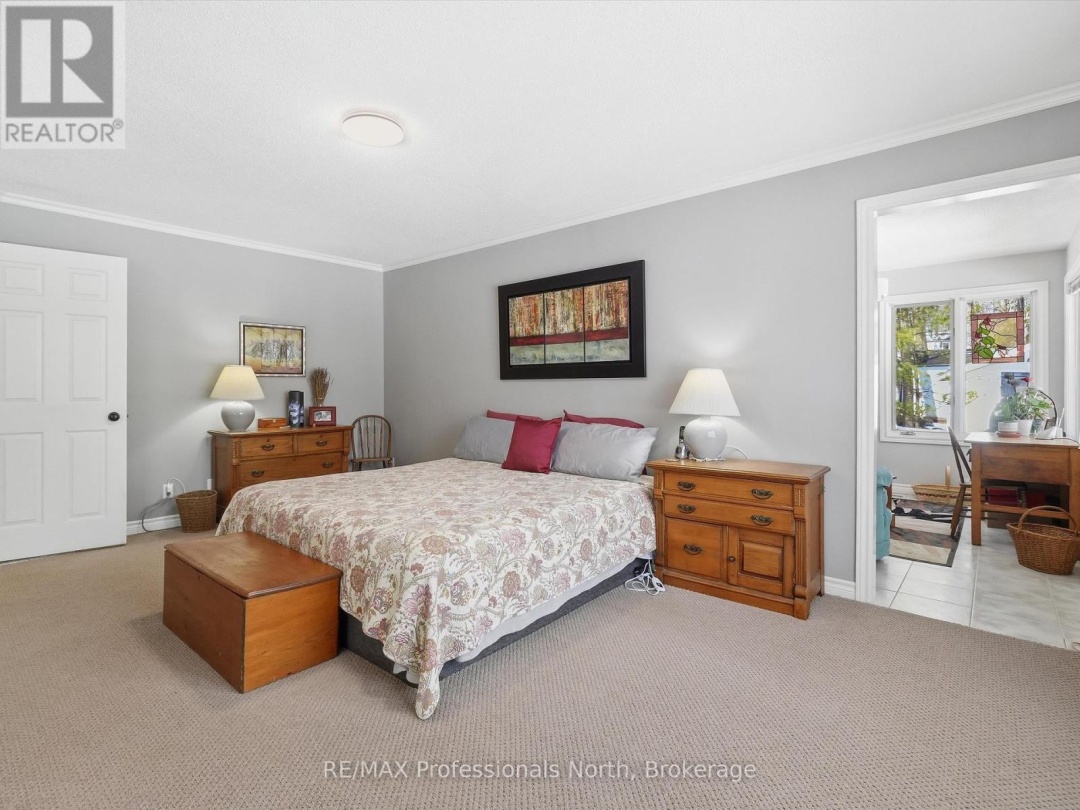 31 THE GRANITE BLUFF, Bracebridge (Macaulay)