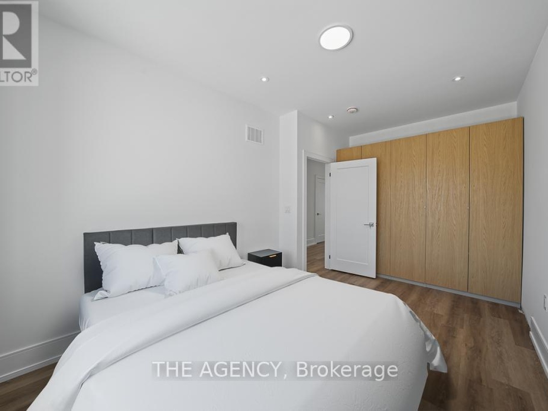 3714 QUAYSIDE DRIVE, Severn (West Shore)