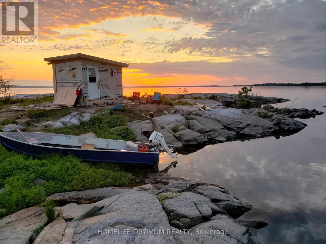 70 GEORGIAN BAY ISLAND, Georgian Bay (Baxter)