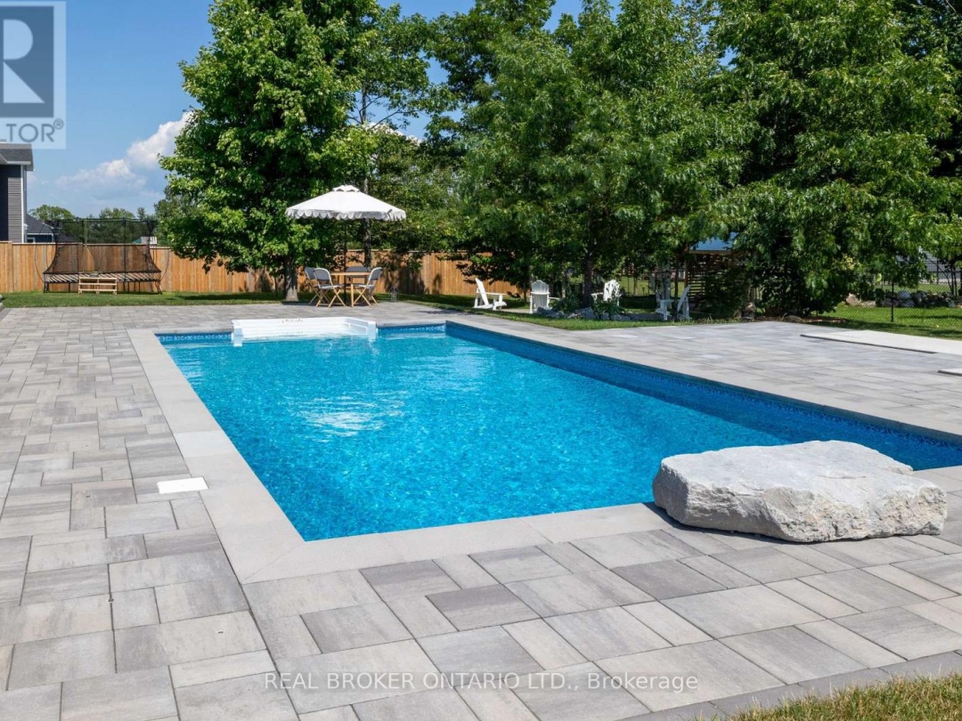 19 CHESLOCK CRESCENT, Oro-Medonte (Warminster)
