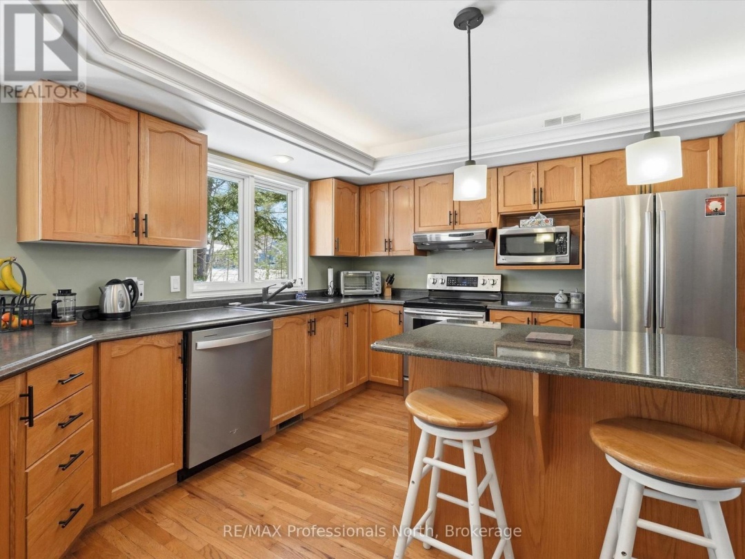 31 THE GRANITE BLUFF, Bracebridge (Macaulay)