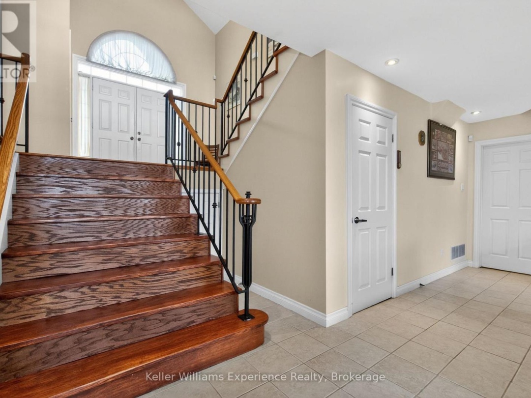 81 SILVER BIRCH CRESCENT, Georgian Bay