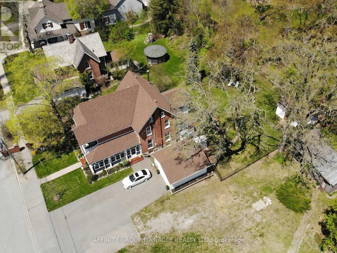 42 OAK STREET, Kawartha Lakes (Fenelon Falls)