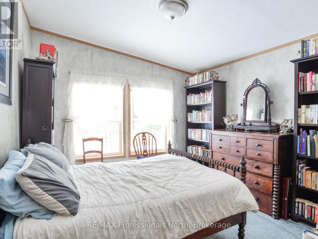 1874 HIGHWAY 118 E, Bracebridge (Draper)