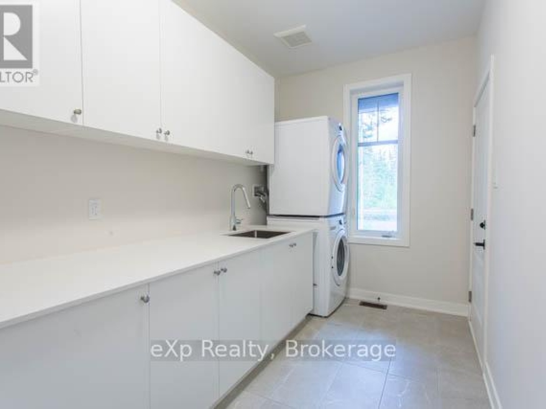 40 - 1052 GREENSVIEW DRIVE, 