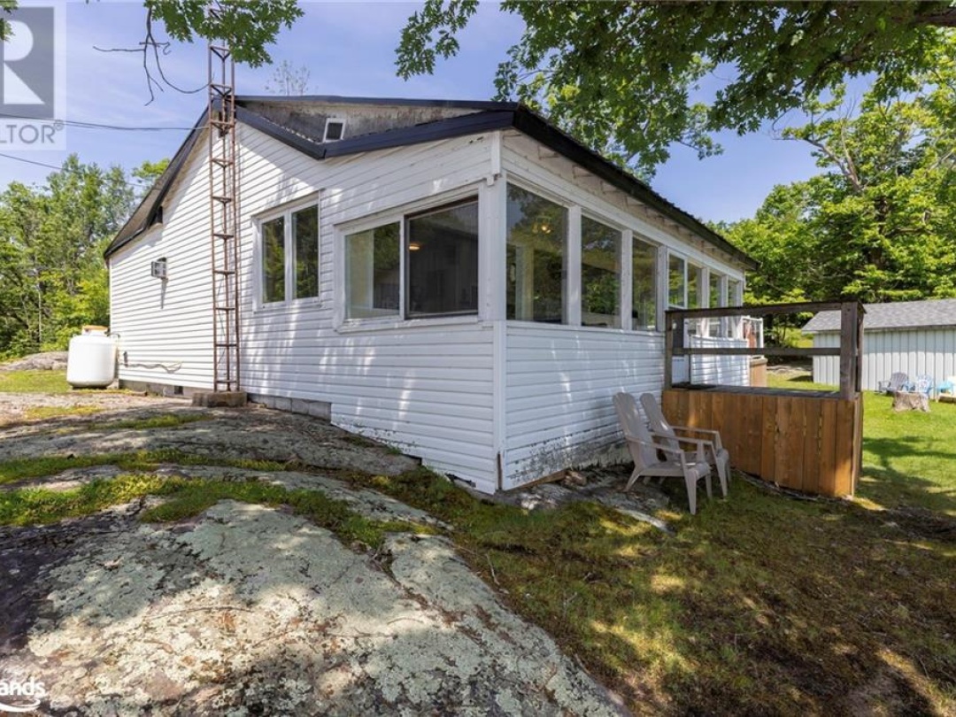 68 Wolverine Beach Rd, Georgian Bay