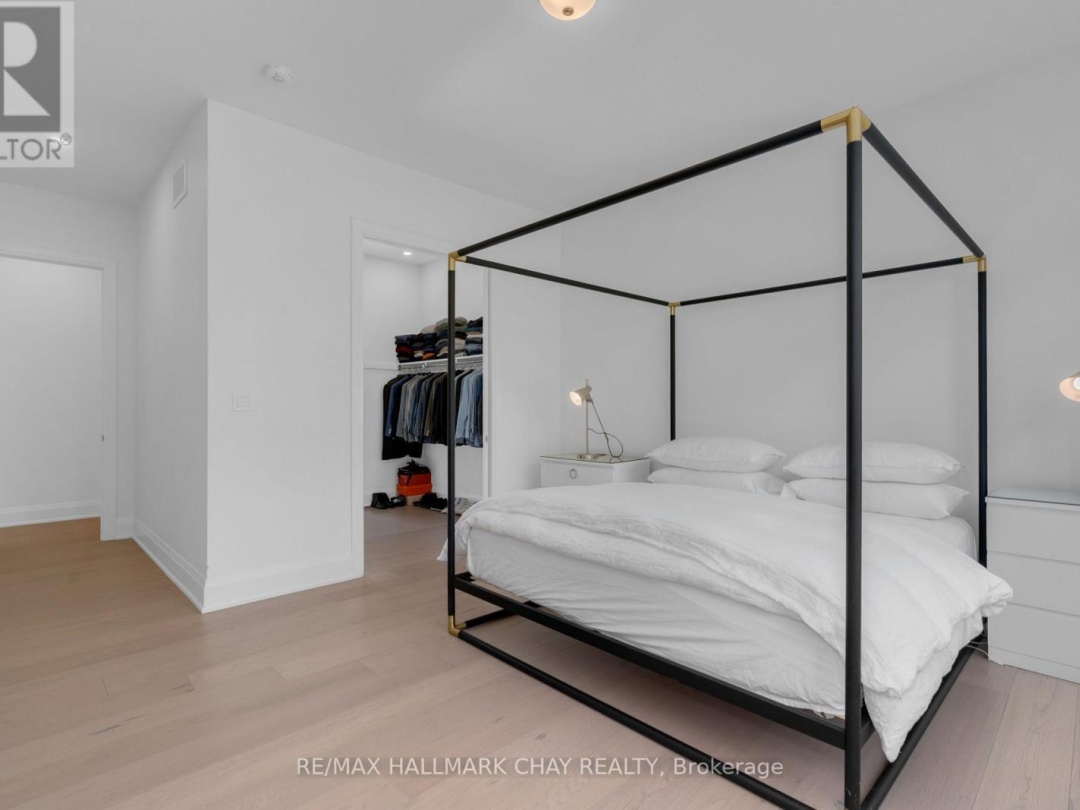 72 GEORGIAN GRANDE DRIVE, 