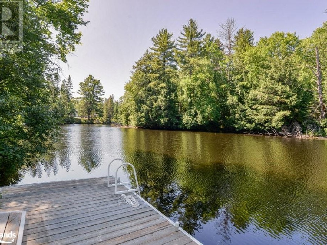 1106 Springdale Shores, Muskoka River