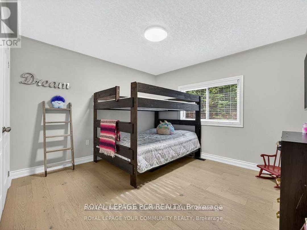 135 HURONWOODS DRIVE, Oro-Medonte (Sugarbush)