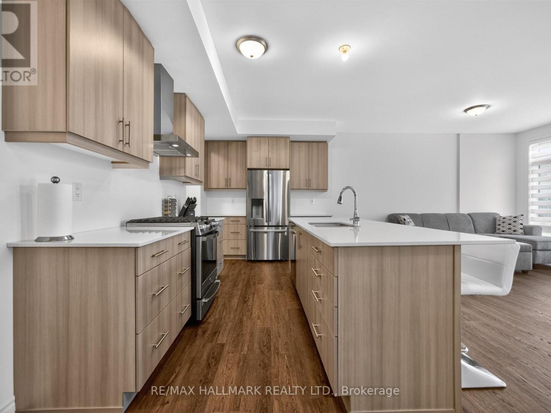 2 WYN WOOD LANE, Orillia
