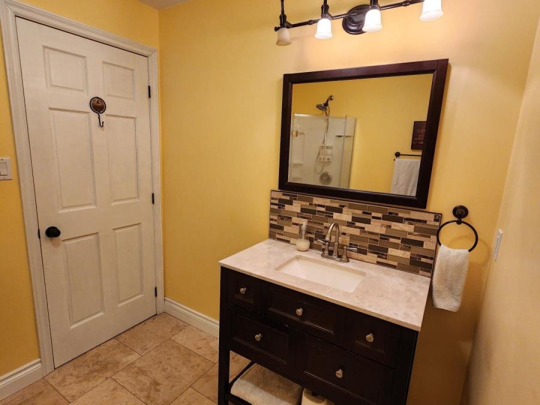 1042 SKI RIDGE TRAIL, 