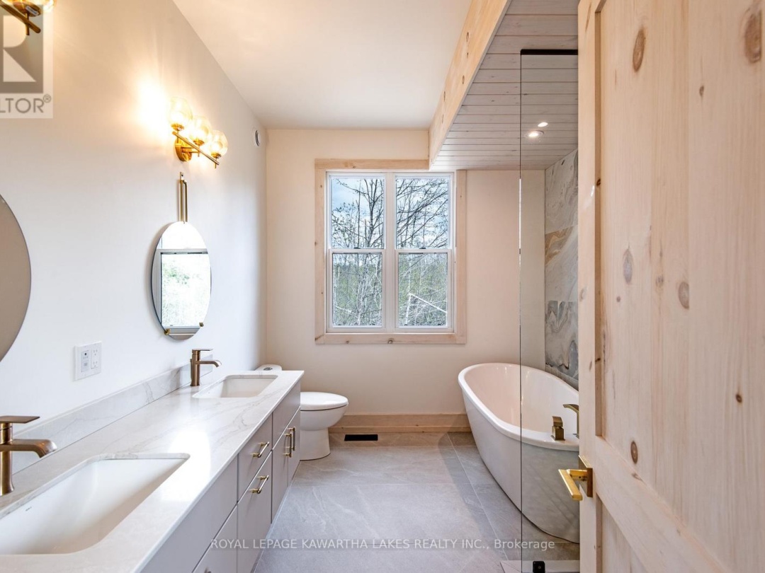 104 MOON LINE ROAD N, 