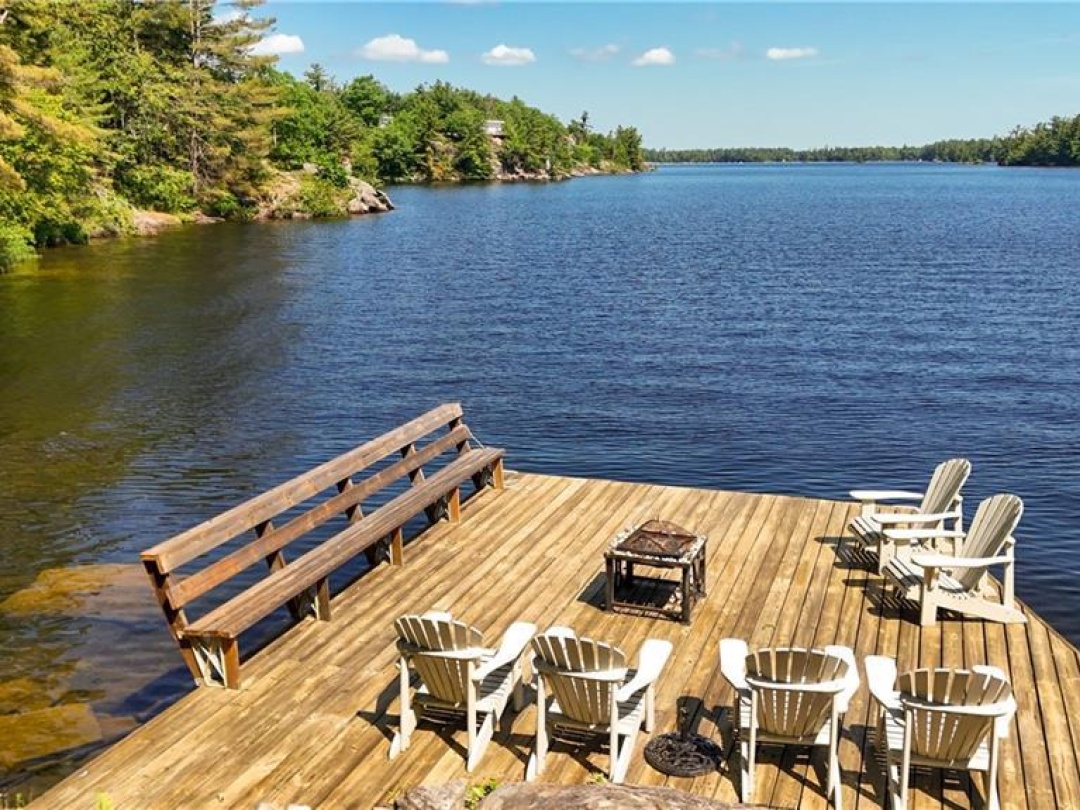 990 HASKETT'S Drive, Six Mile Lake