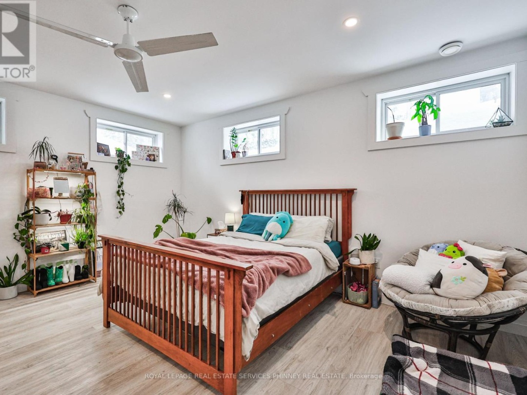 1068 XAVIER STREET, Gravenhurst (Morrison)