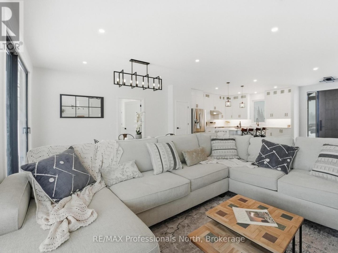 1058 PIPER GLEN ROAD, Minden Hills (Snowdon)