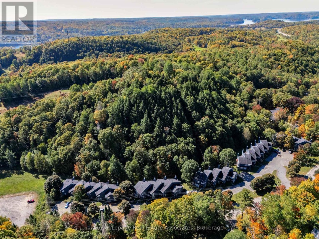 16 - 1581 HIDDEN VALLEY ROAD, 