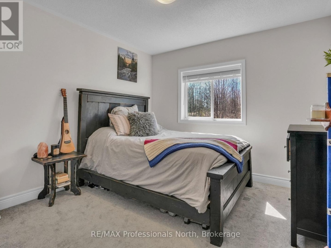 33 WHITEHORN PARK ROAD W, Bracebridge (Macaulay)