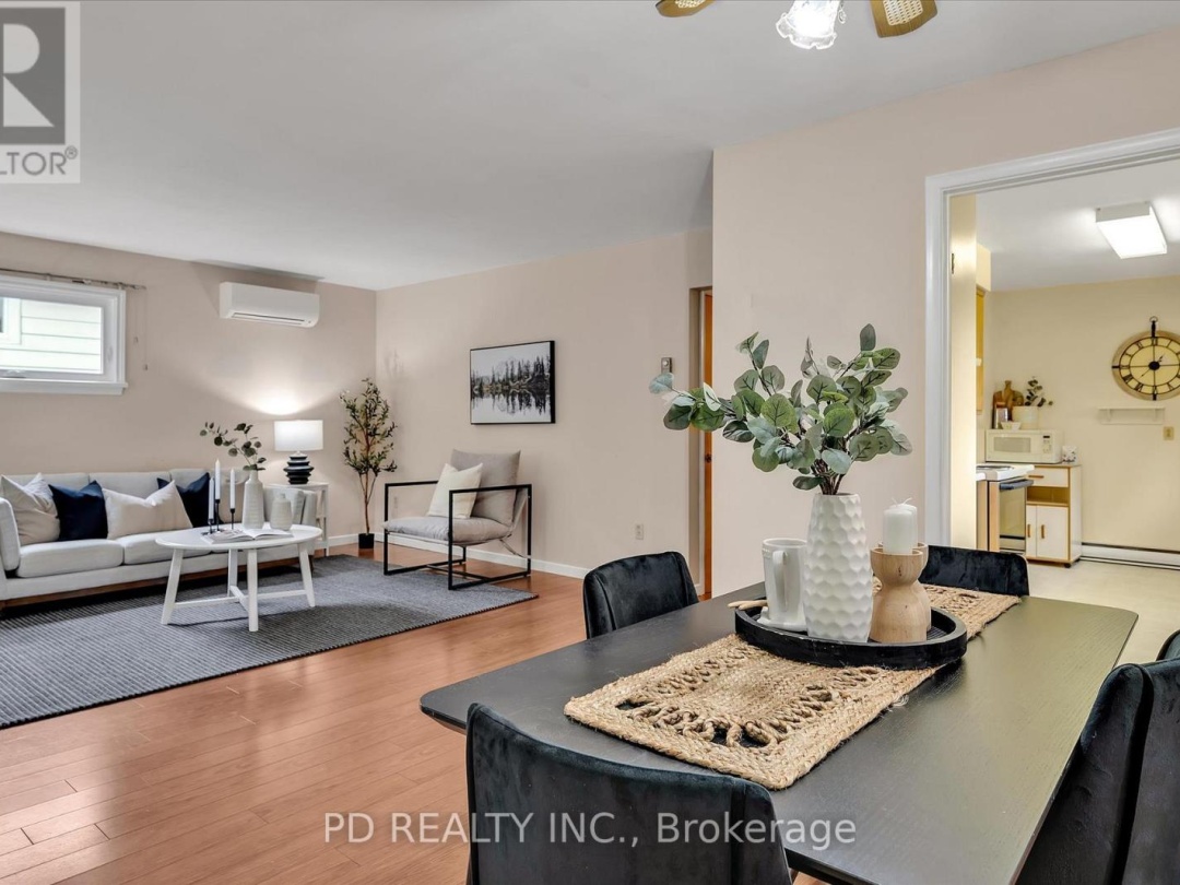 28 BOND STREET E, 