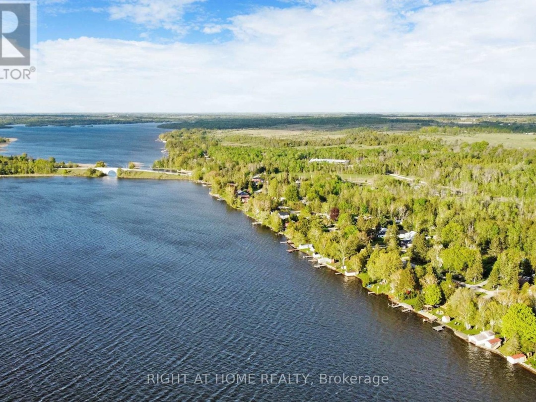 62 ANTIQUARY ROAD, Canal Lake