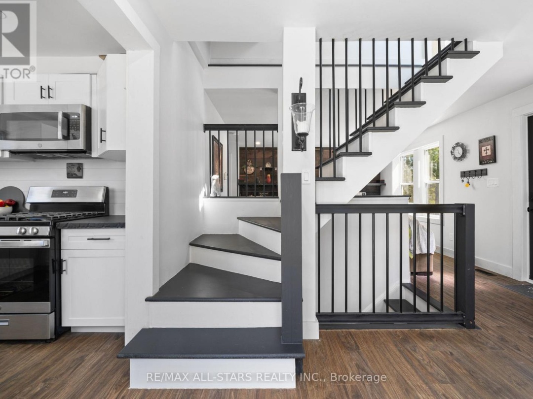 1295 DEEP BAY ROAD, Minden Hills (Lutterworth)