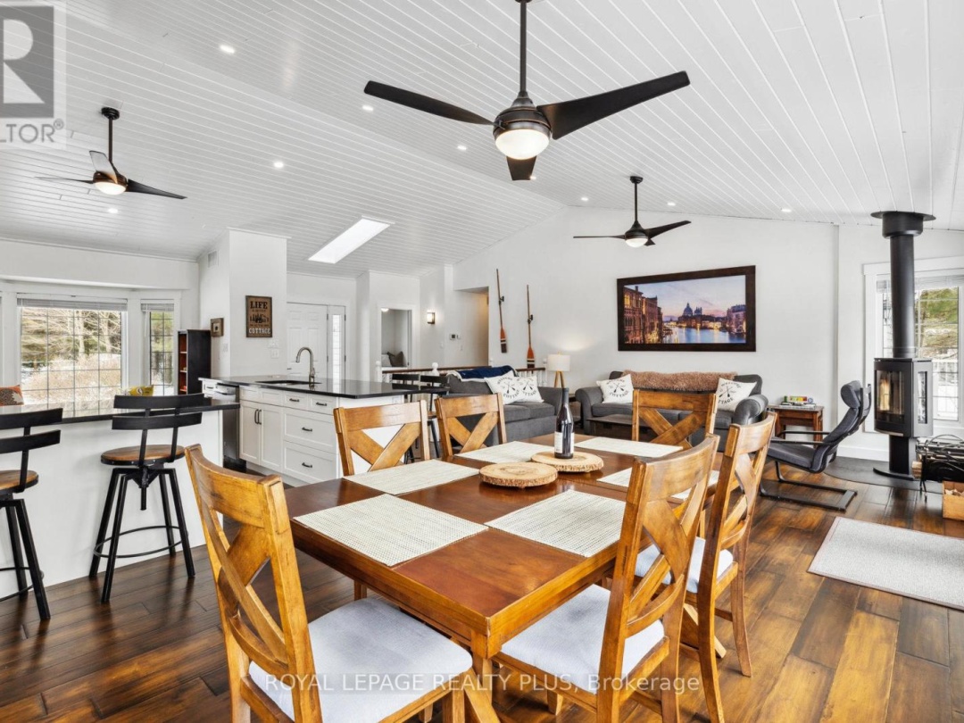 16 BLACK BEAR DRIVE, Burnt River