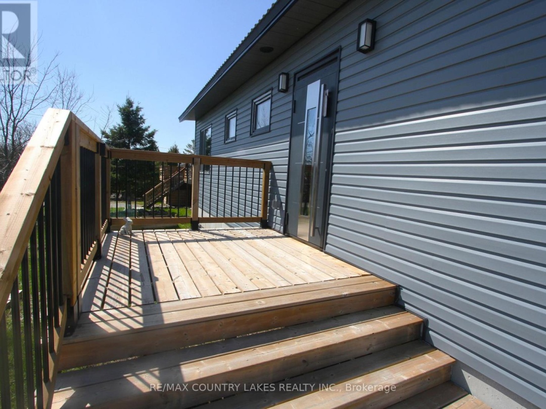 264 MCGUIRE BEACH ROAD, Canal Lake