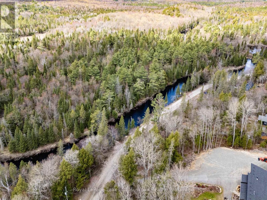 1185 MIRIAM DRIVE, Bracebridge (Oakley)
