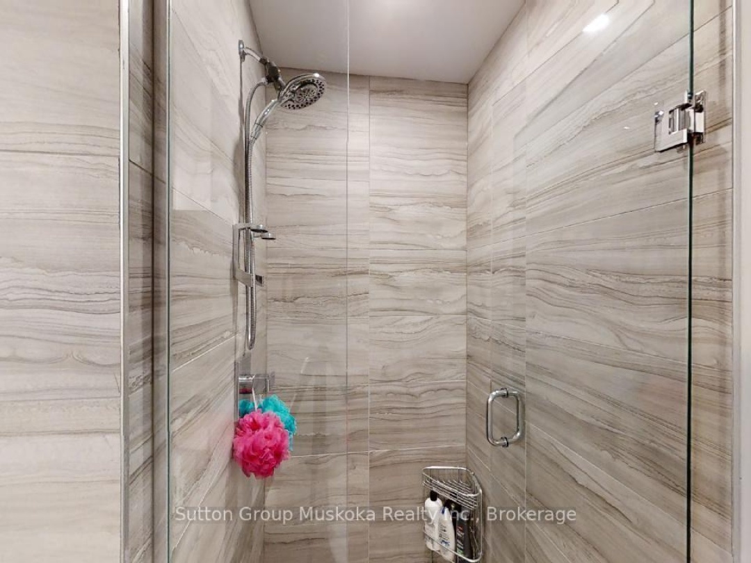 318 - 25 PEN LAKE POINT ROAD, 