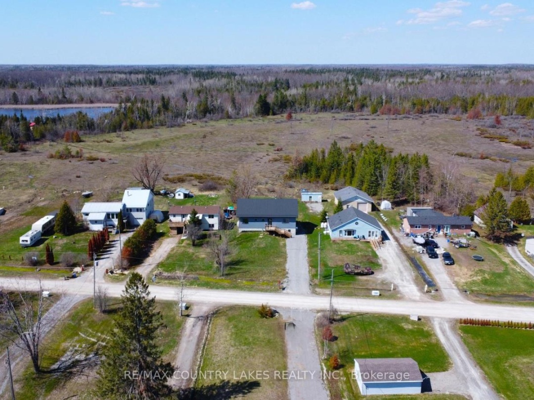 264 MCGUIRE BEACH ROAD, Canal Lake