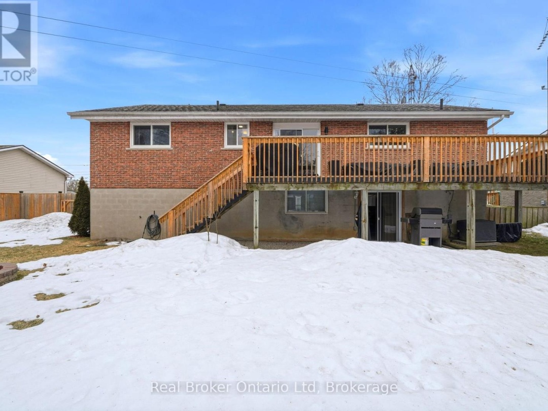 8271 93 HIGHWAY, Tiny (Wyebridge)