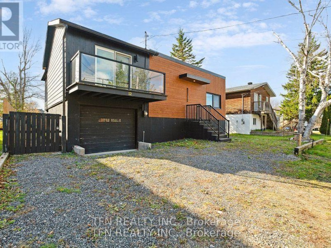 12 SCHOONER LANE, Tay