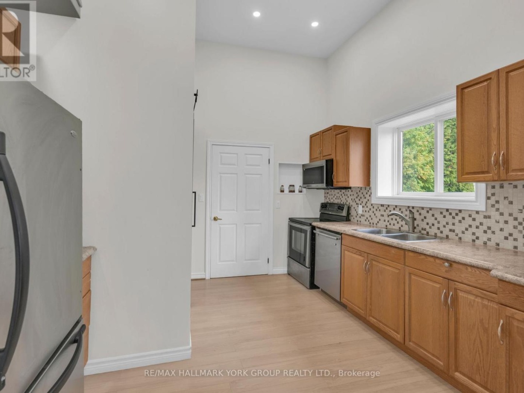 36 BALL AVENUE E, 
