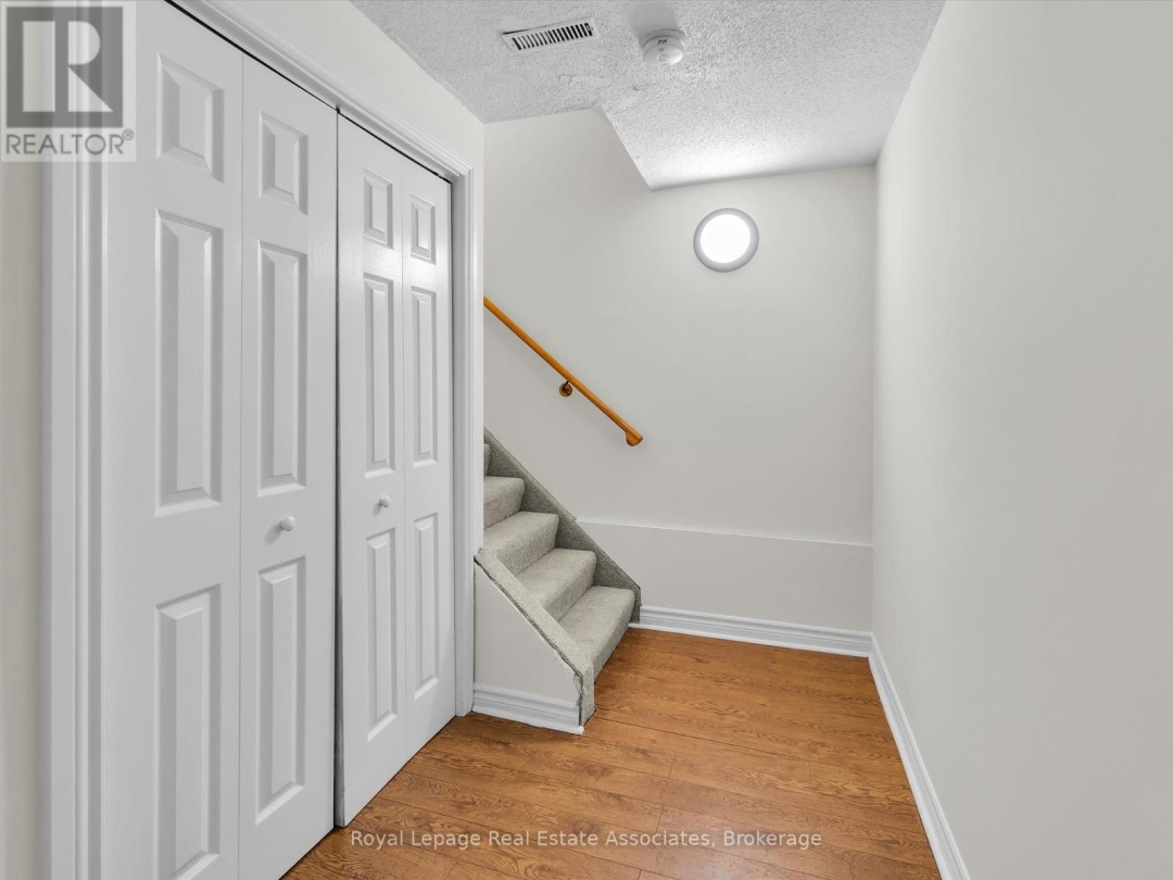 16 - 1581 HIDDEN VALLEY ROAD, 