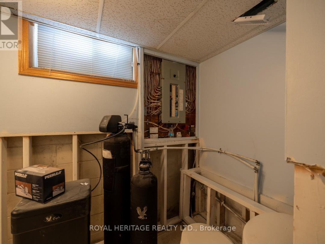 31 WELLINGTON STREET, 