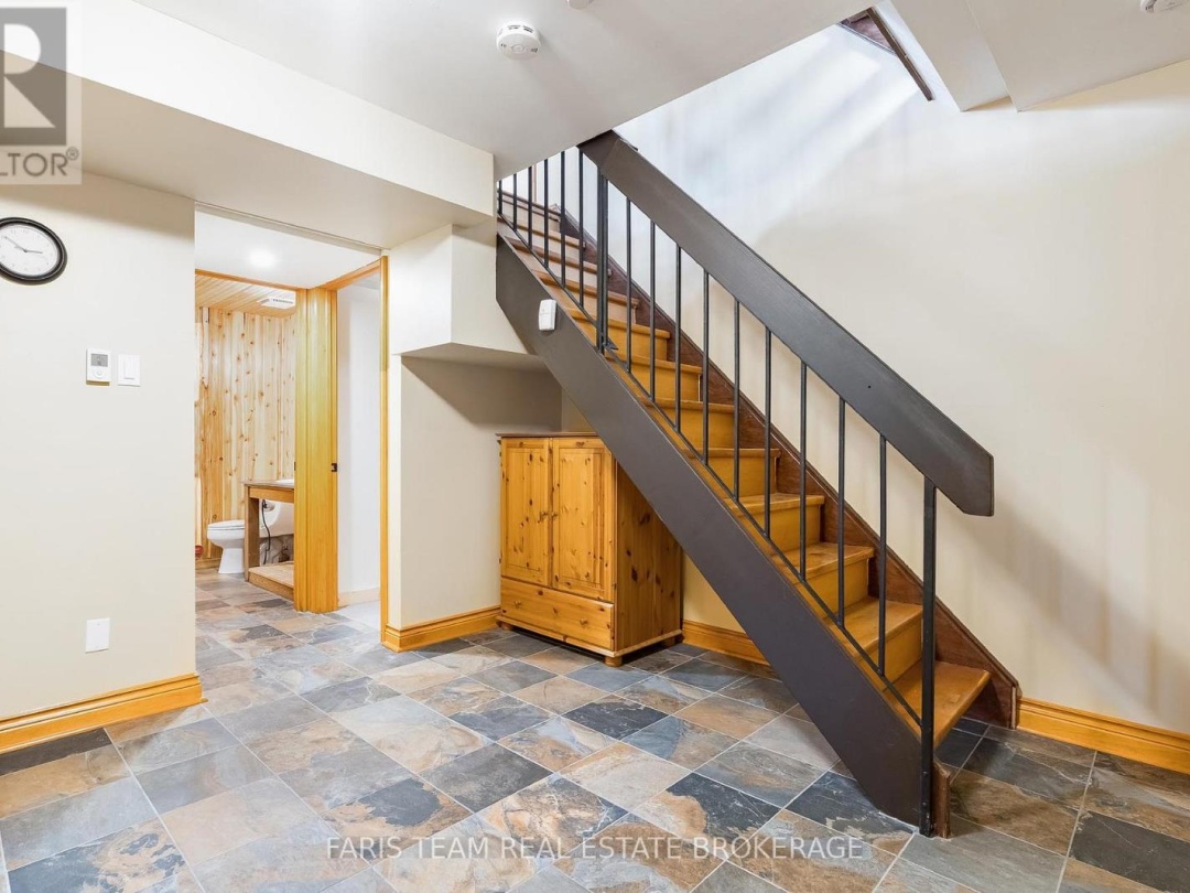 46 HURONWOODS DRIVE, Oro-Medonte (Sugarbush)