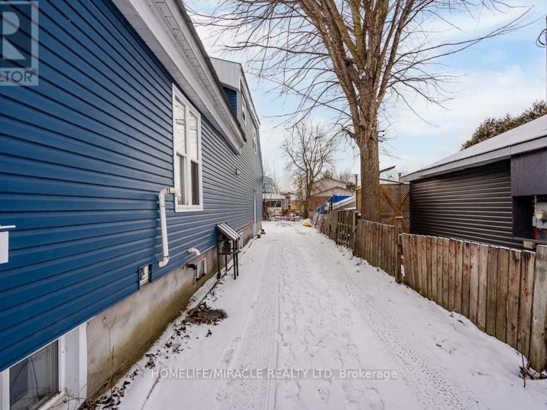 371 East St Orillia, Orillia