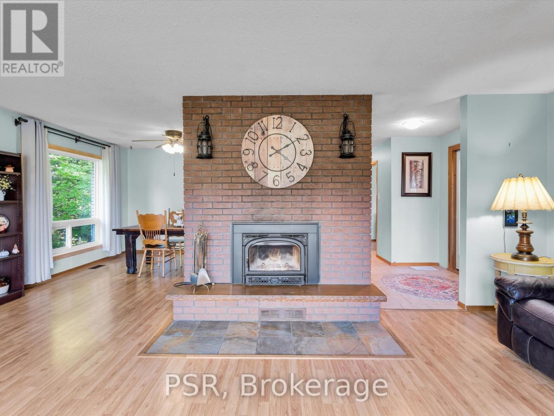 1016 KAHSHE LAKE ROAD S, 