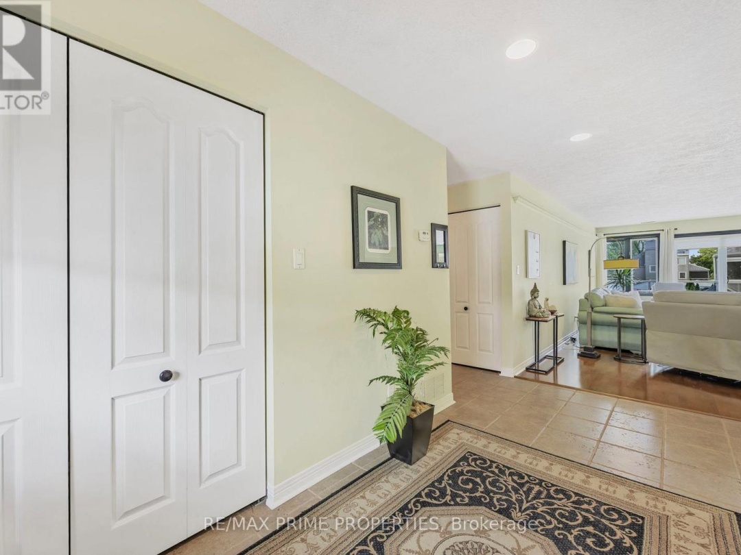 201 - 585 ATHERLEY ROAD, Lake Simcoe