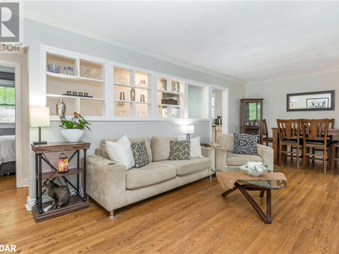 48 BRANT Street W, 