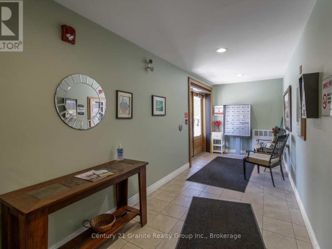 203 4 Lake Avenue, Dysart et al (Dysart)