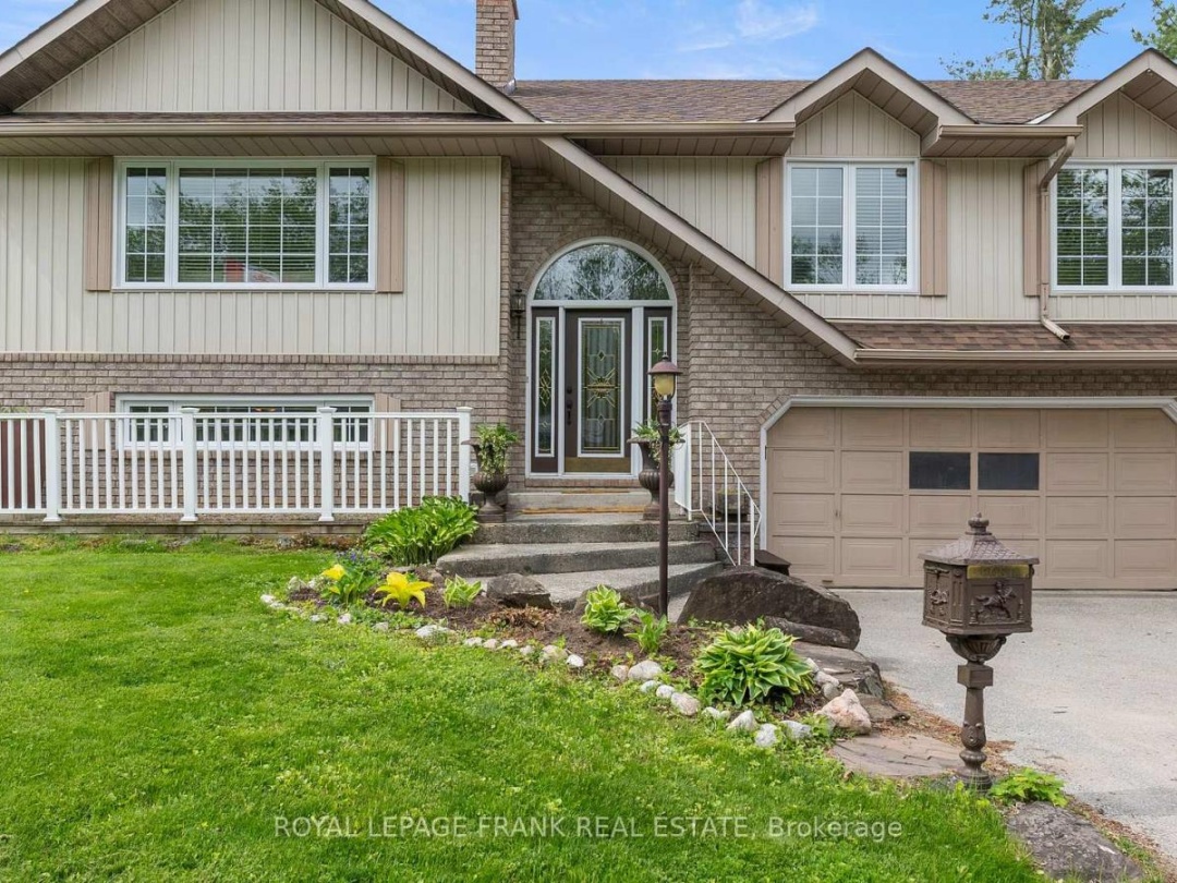 97 PIRATES GLEN DRIVE, Pigeon Lake