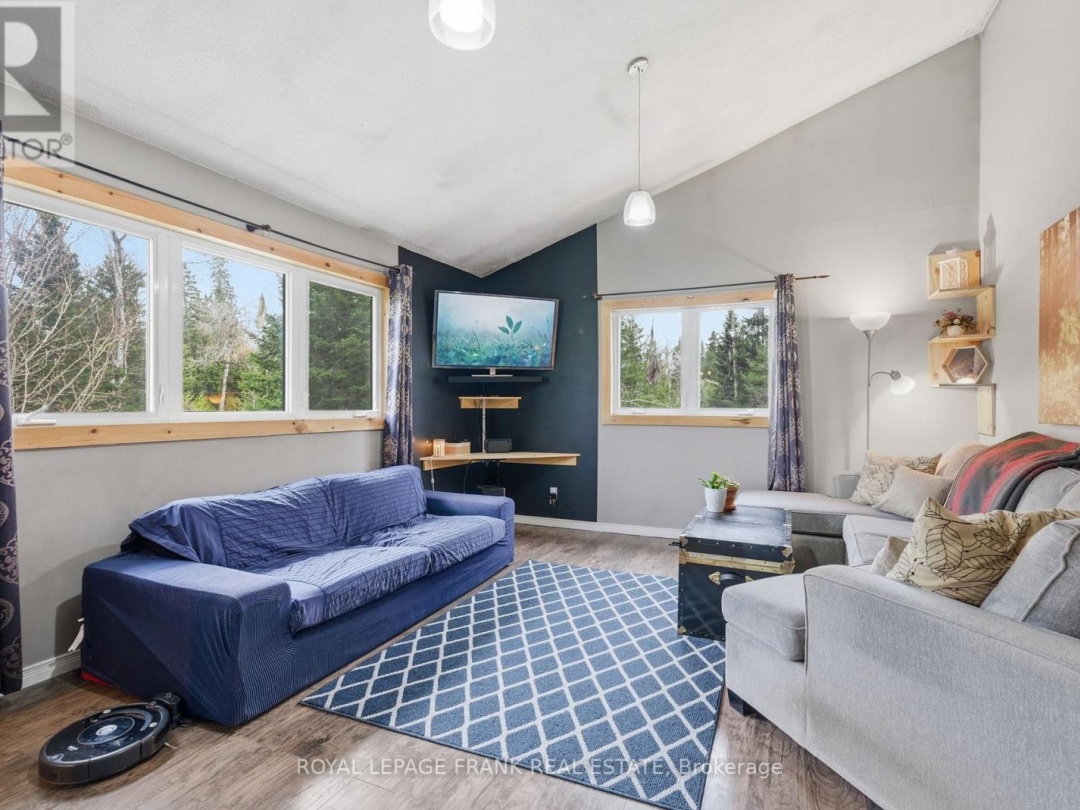 879 LINDEN VALLEY ROAD, Kawartha Lakes (Mariposa)
