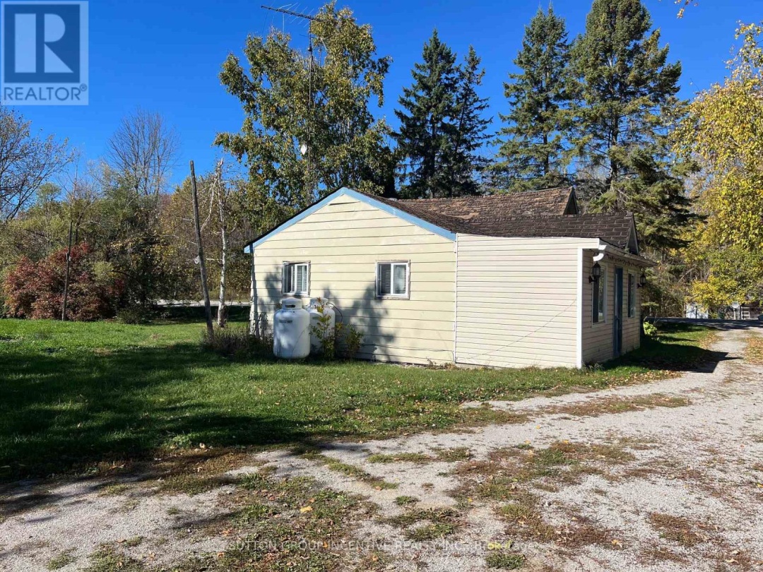4075 AIRPORT ROAD, Ramara