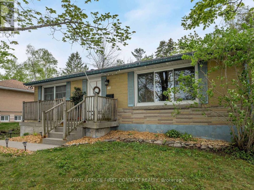 48 BRANT STREET W, 