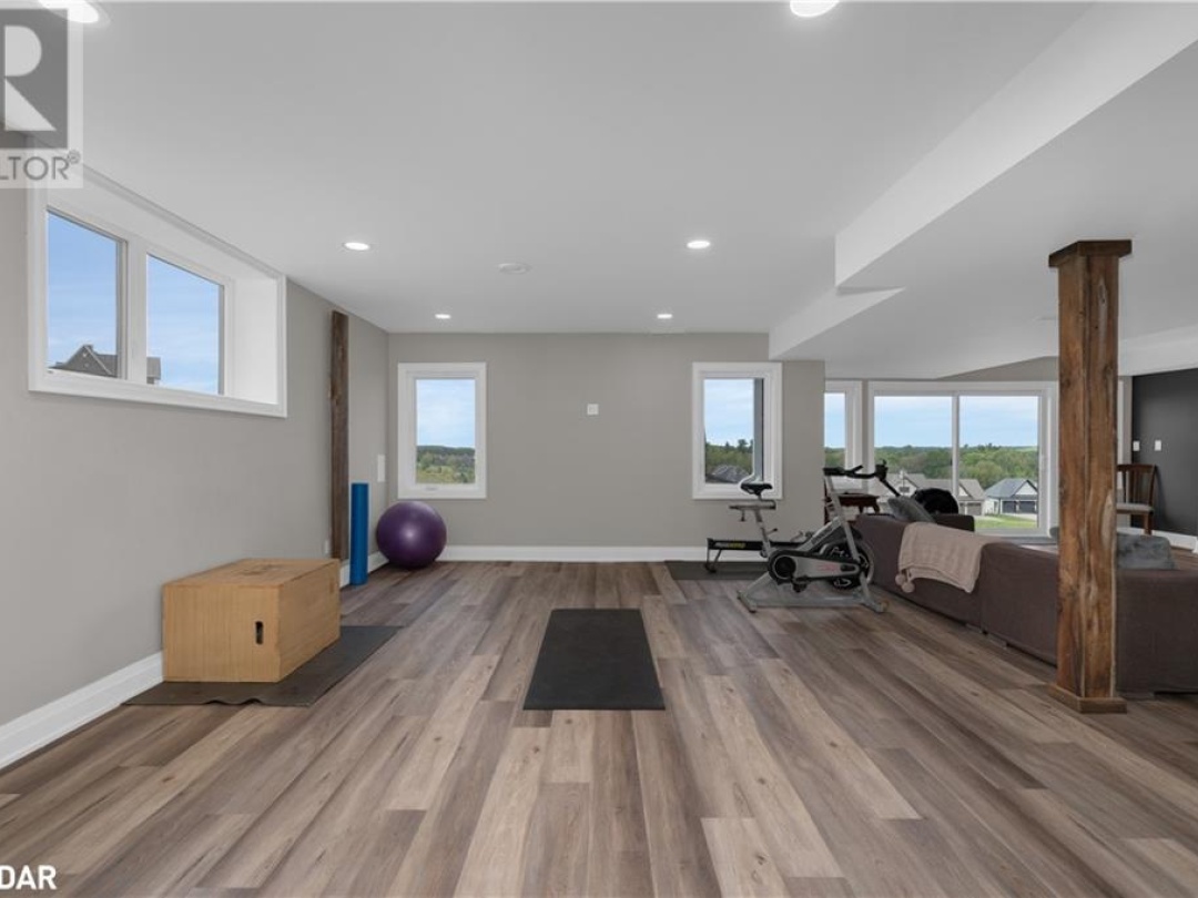 28 THOROUGHBRED Drive, Oro-Medonte