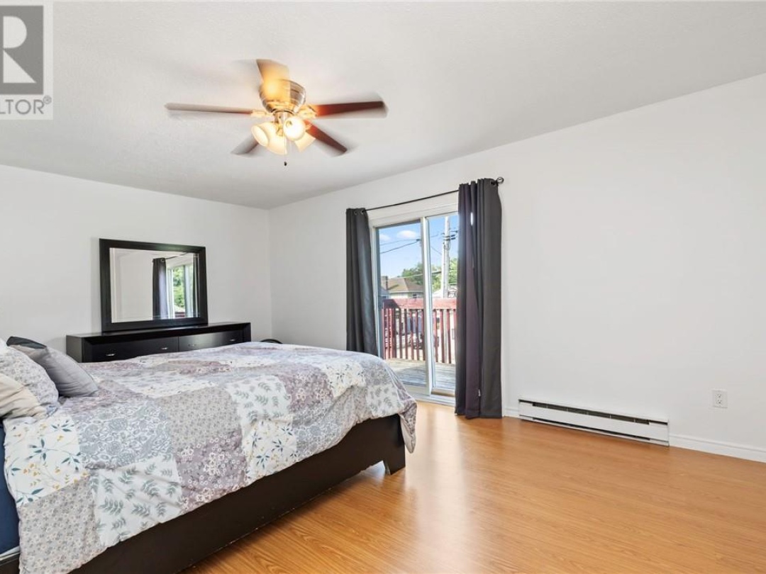 5 Hillcrest Avenue, 