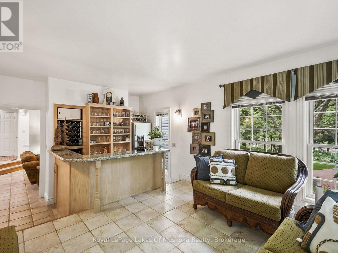 103 SOUTHBANK DRIVE, Muskoka River