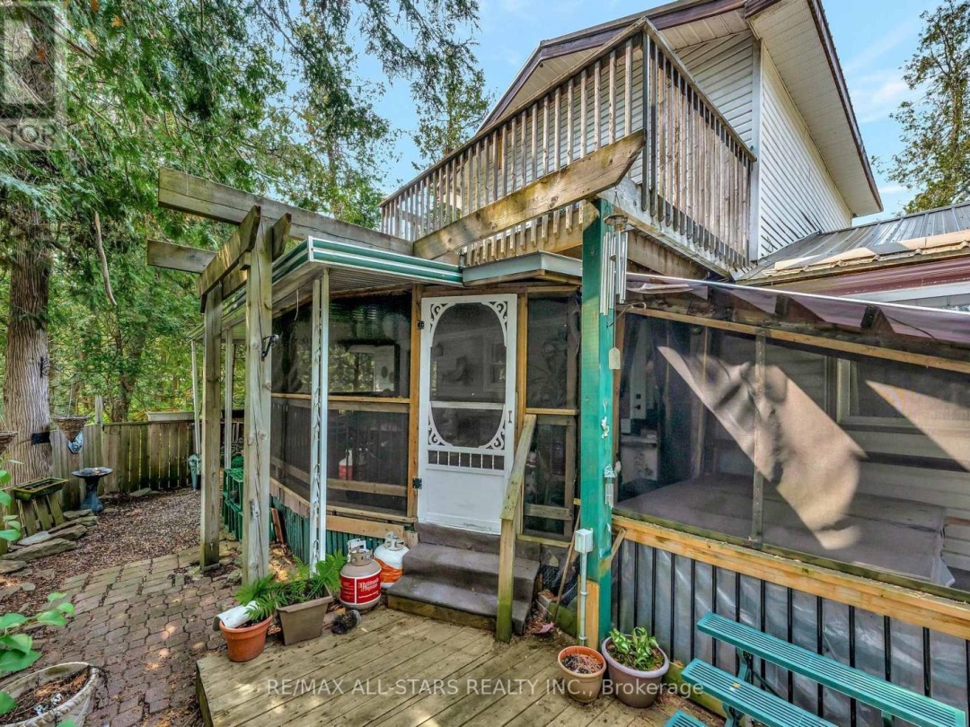 14 WYCHWOOD DRIVE E, Sturgeon Lake